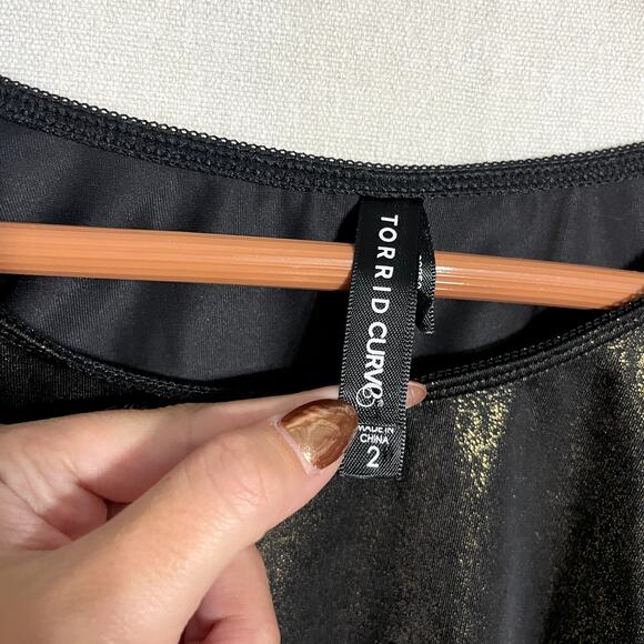 Torrid Curve Silver Metallic Long Sleeve Crop Top -‎ Size 2 Rave Top - Picture 4 of 7